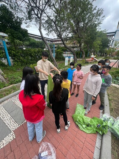 青蛙裝穿著教學以及注意事項宣導