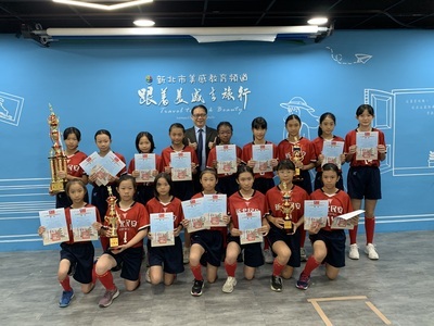 賀!!體育班壘球隊參加新北市114學年度中小學女子壘球錦標賽榮獲冠軍圖片